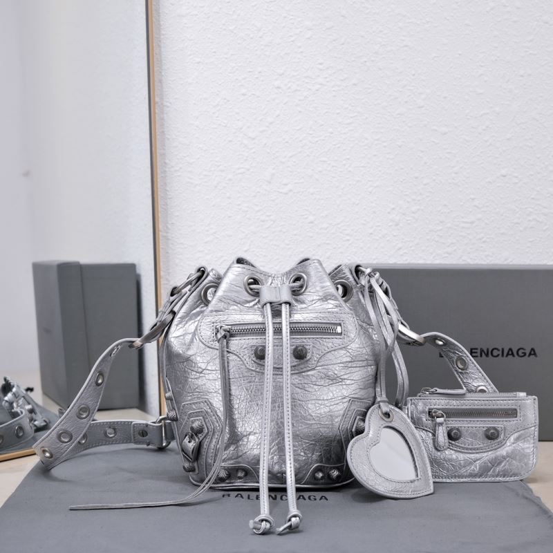Ba*len*cia*ga bucket bags